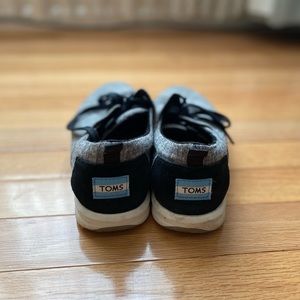 TOMS GRAY SNEAKER